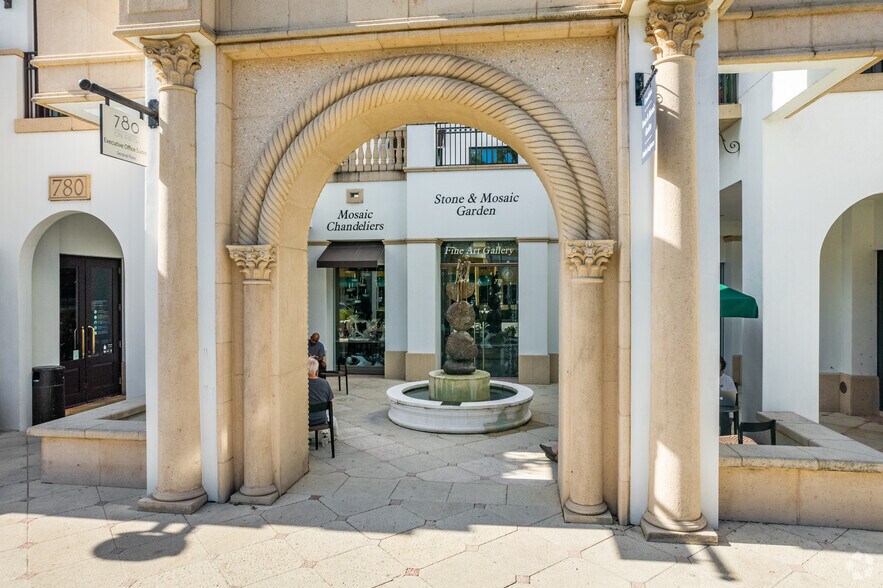 More Photos Of 780 5th Ave S, Naples Storefront Retail Office For Lease