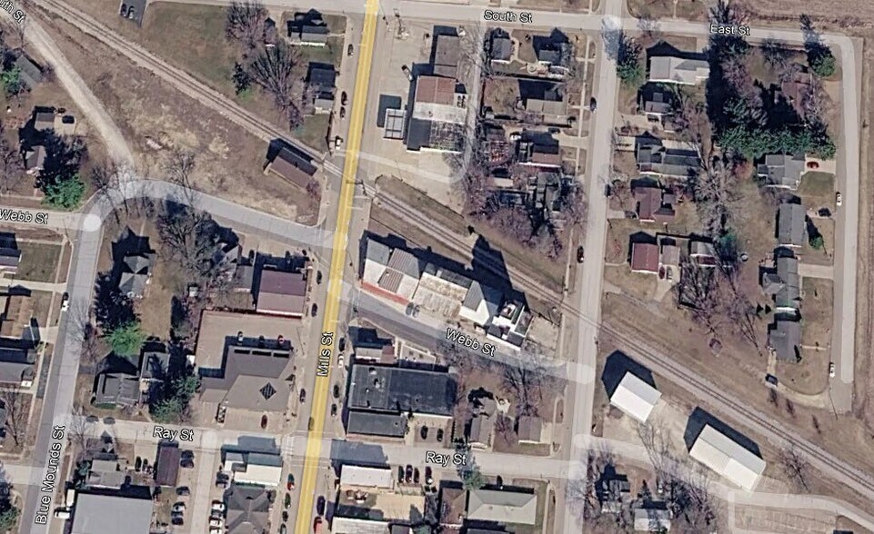 More Photos Of 1009 Mills St, Black Earth Warehouse For Sale