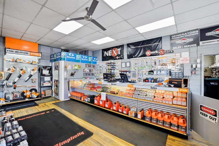 More Photos Of 9800 S Congress St, New Market Auto Repair For Sale