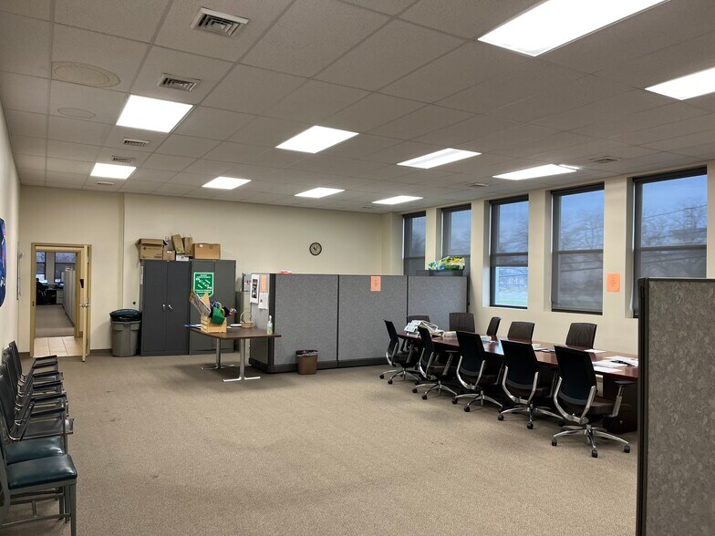 More Photos Of 3218 Lakeshore Rd, Buffalo Office For Sale