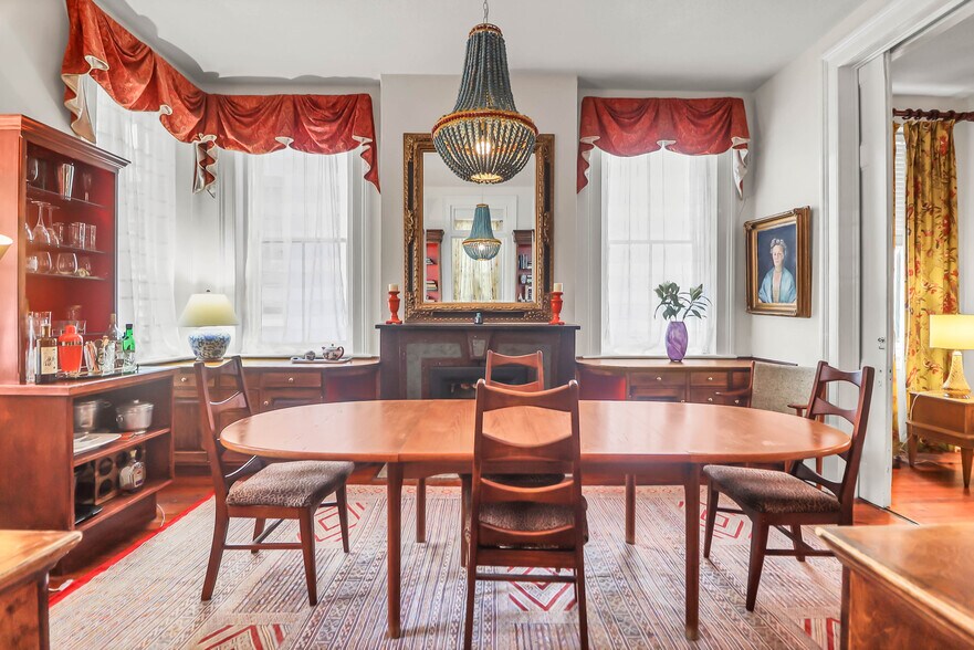 More Photos Of 78 Society St, Charleston Specialty For Sale