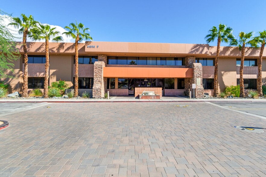 More Photos Of 41990 Cook St, Palm Desert Medical For Lease