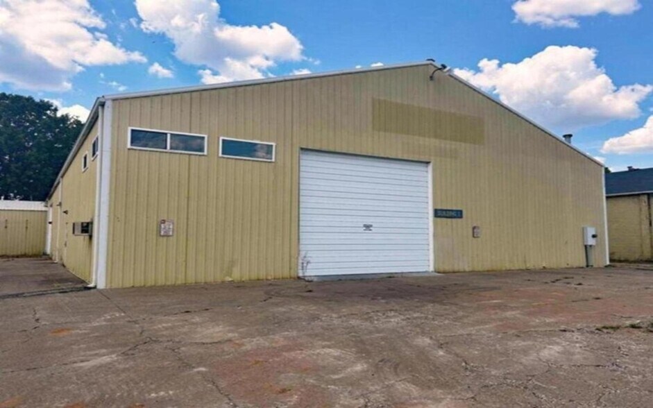 Primary Photo Of 2737 Pioneer Dr, Bowling Green Warehouse For Lease