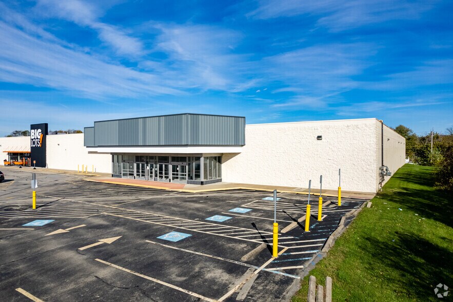 More Photos Of 819 Crossroads Plz, Alverton Unknown For Lease