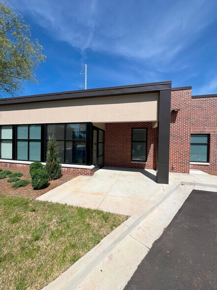 More Photos Of 11855 Alpharetta Hwy, Roswell Medical For Lease