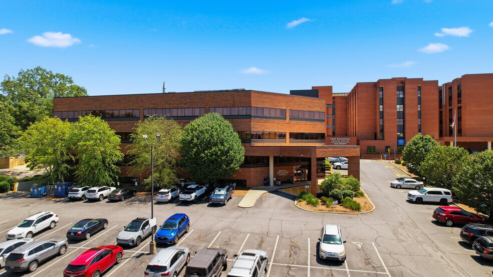 More Photos Of 415 N Center St, Hickory Office For Sale