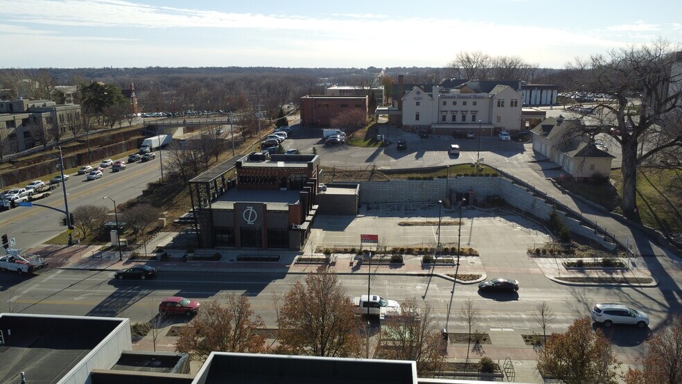 More Photos Of 2120 Ingersoll Ave, Des Moines Restaurant For Lease
