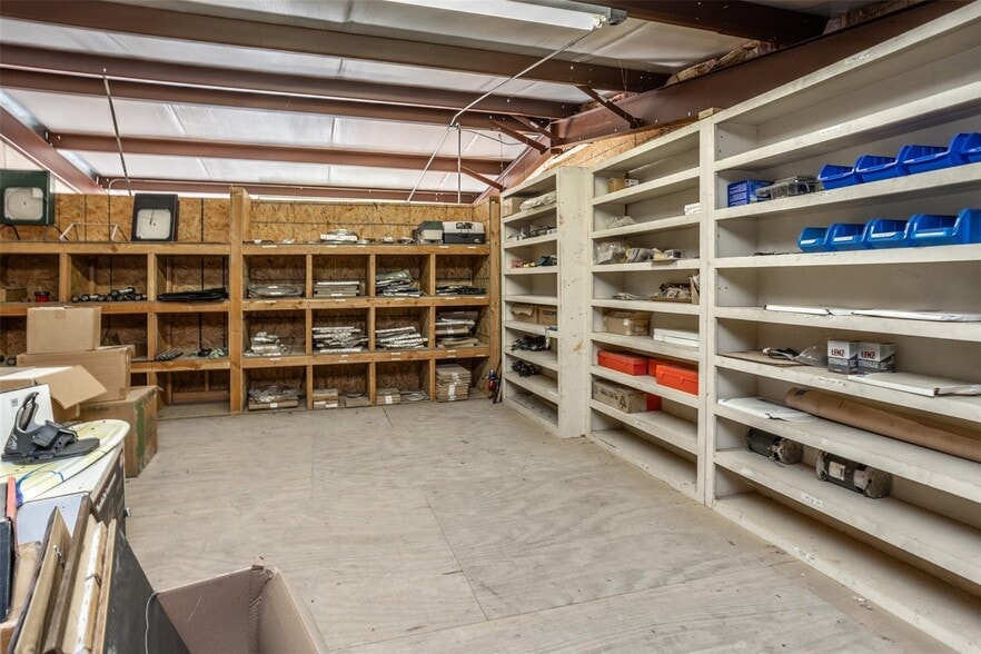 More Photos Of 510 Locust St, Whitesboro Service For Lease