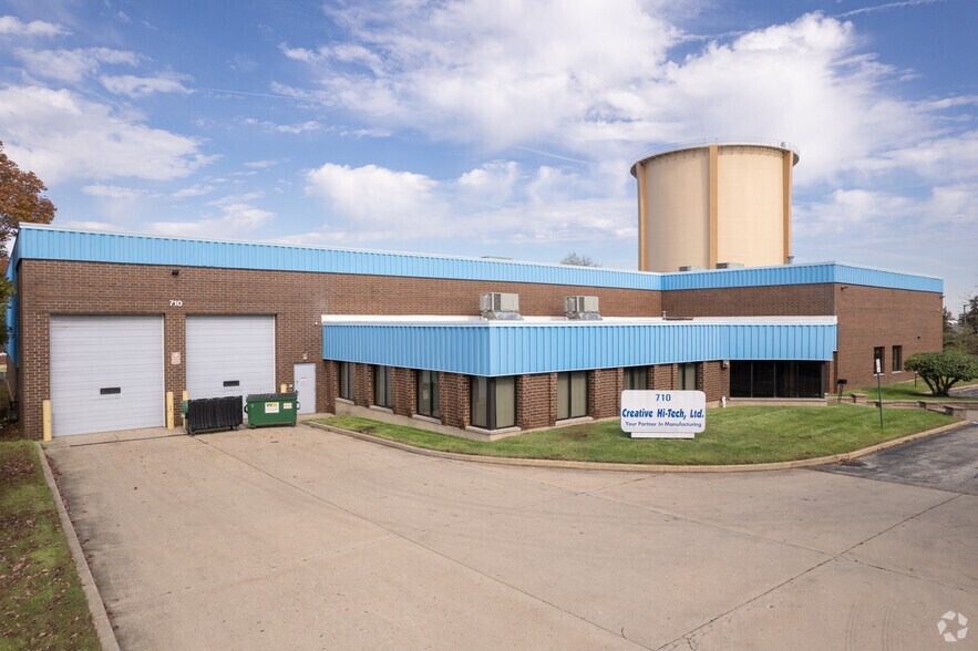 More Photos Of 710 E Cooper Ct, Schaumburg Manufacturing For Lease