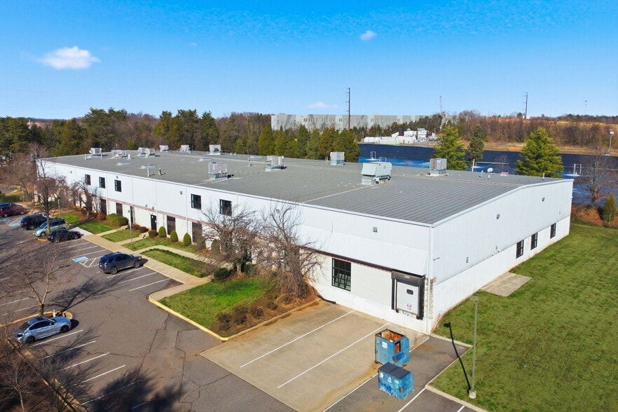 More Photos Of 10371 Central Park Dr, Manassas Industrial For Lease