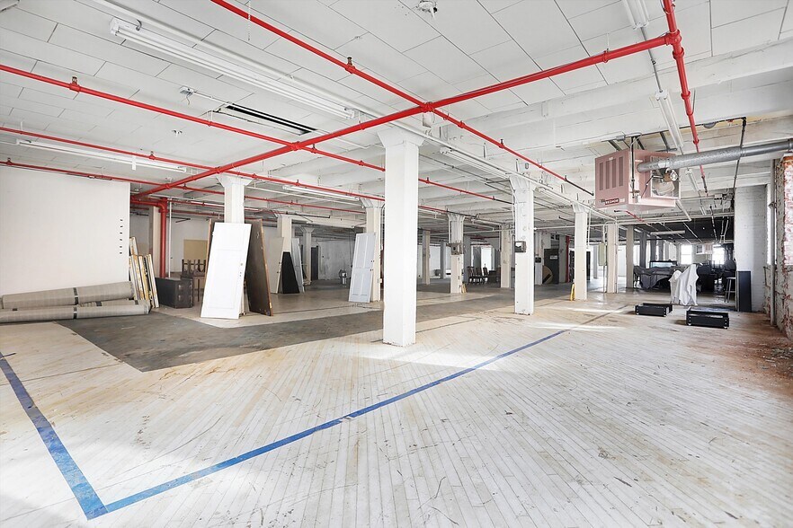 More Photos Of 35 S Main St, Batesville Warehouse For Sale