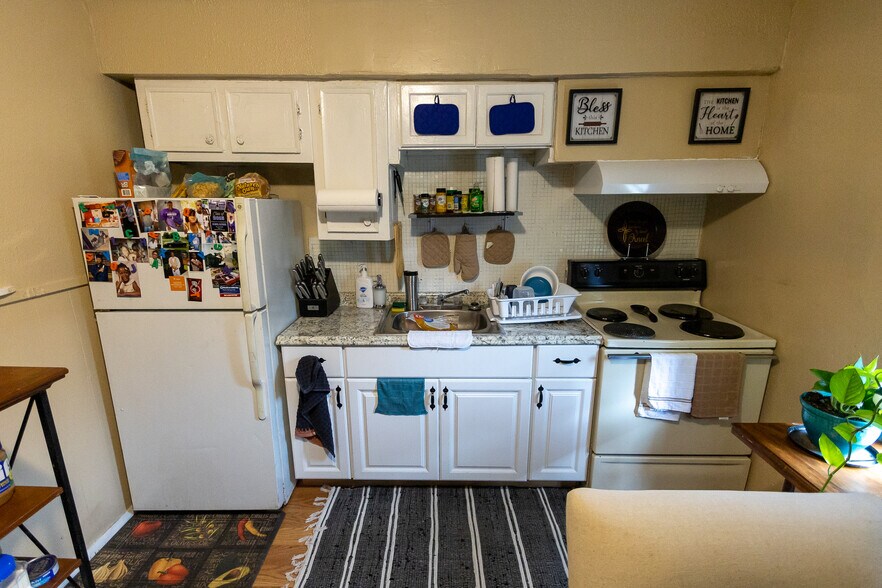 More Photos Of 9222 Lockwood Dr, Houston Apartments For Sale