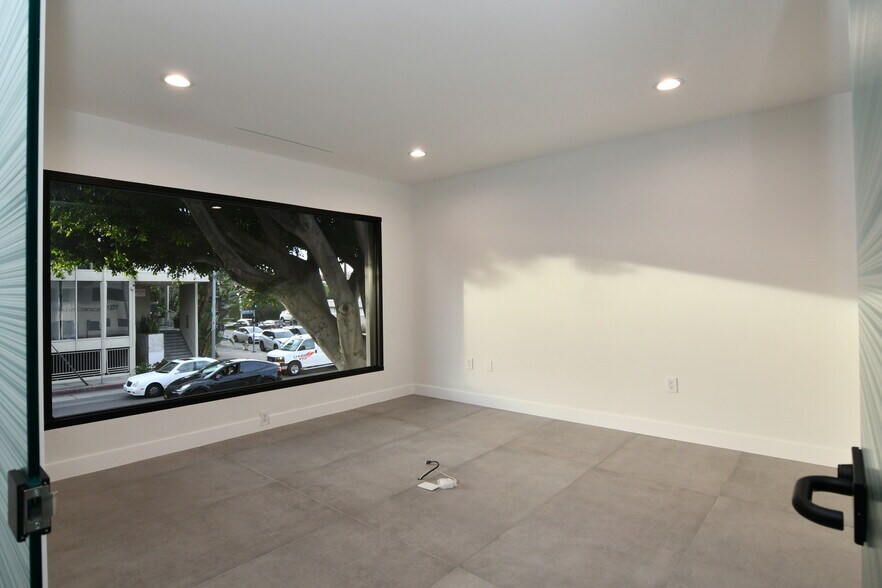 More Photos Of 1104 S Robertson Blvd, Los Angeles Office For Lease