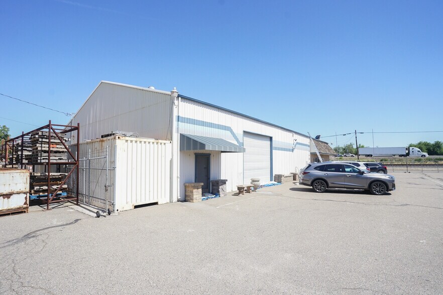More Photos Of 3115 Railroad Ave, Ceres Warehouse For Sale