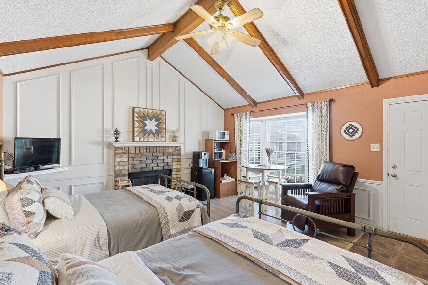 More Photos Of 201 N State St, Fort Davis Hotel For Sale