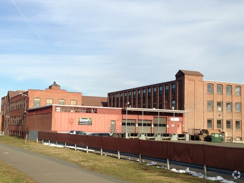 More Photos Of 168 Center St, Southington Industrial For Lease