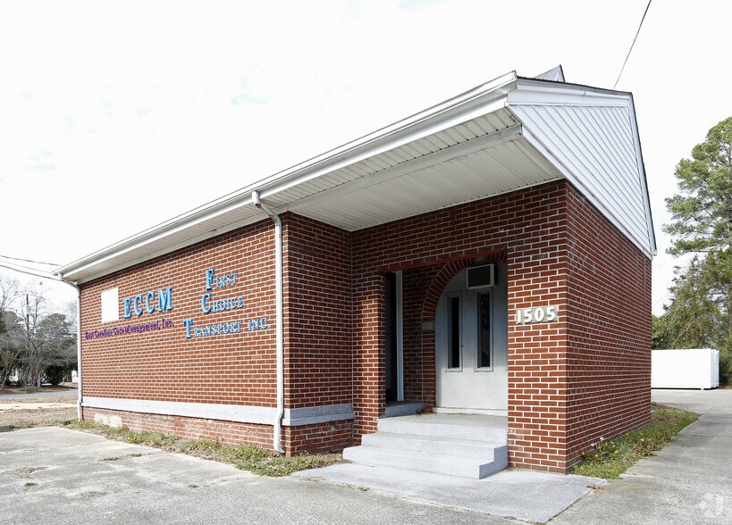 More Photos Of 1505 E Ash St, Goldsboro Office For Sale