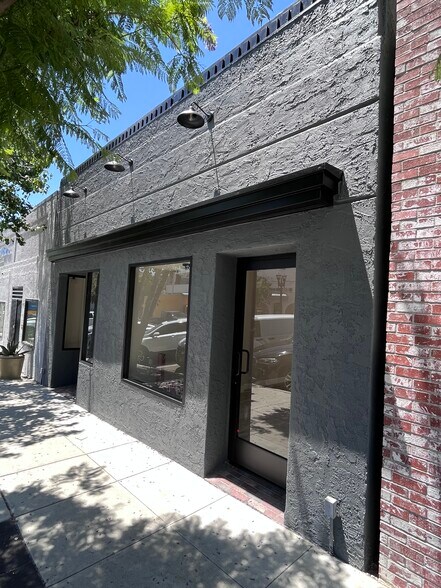 More Photos Of 10039-10041 Commerce Ave, Tujunga Storefront For Sale