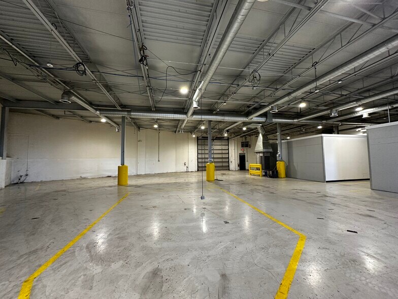 More Photos Of 3155 Bermuda St, Ferndale Manufacturing For Lease