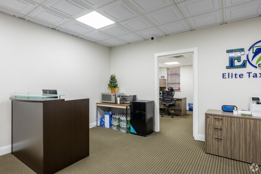 More Photos Of 40 Galesi Dr, Wayne Office For Lease