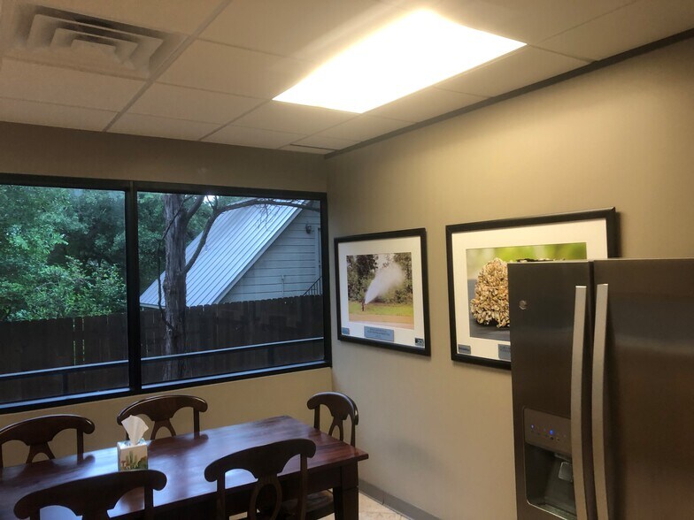 More Photos Of 1101 S Capital Of Texas Hwy, West Lake Hills Office For Lease
