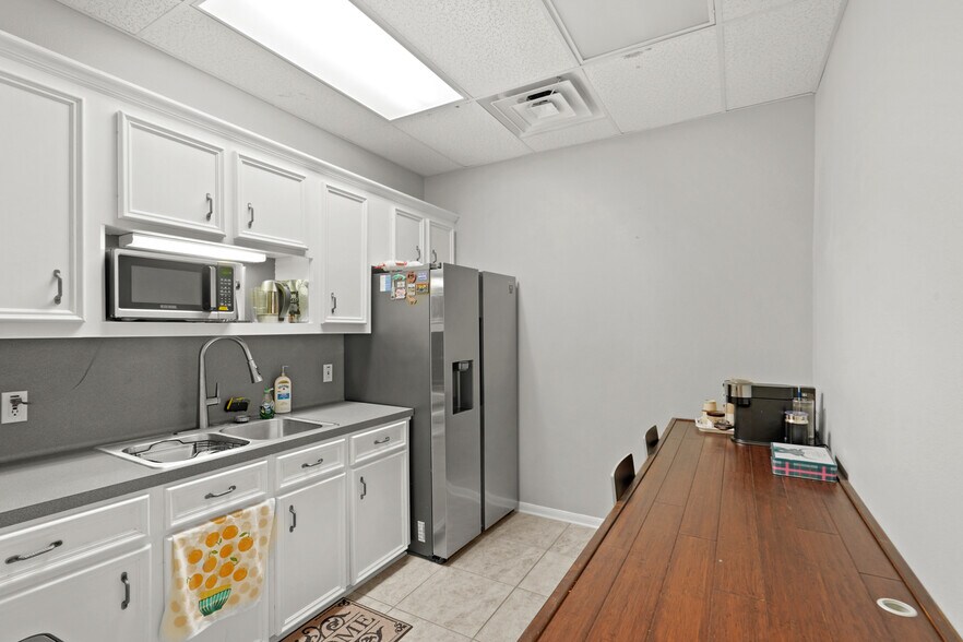 More Photos Of 1618 S Mason Rd, Katy Medical For Sale