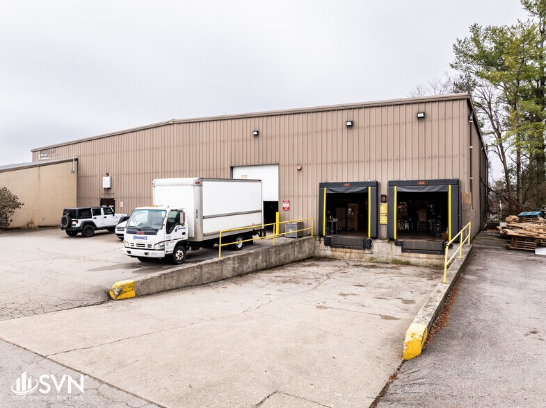 More Photos Of 2001 Family Cir, Lexington Warehouse For Lease