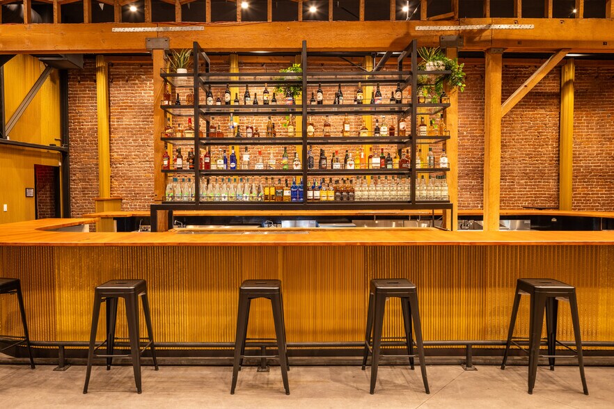 More Photos Of 1948 E 7th St, Los Angeles Bar For Lease