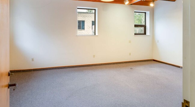 More Photos Of 20 North Rd, Bedford Office For Sale
