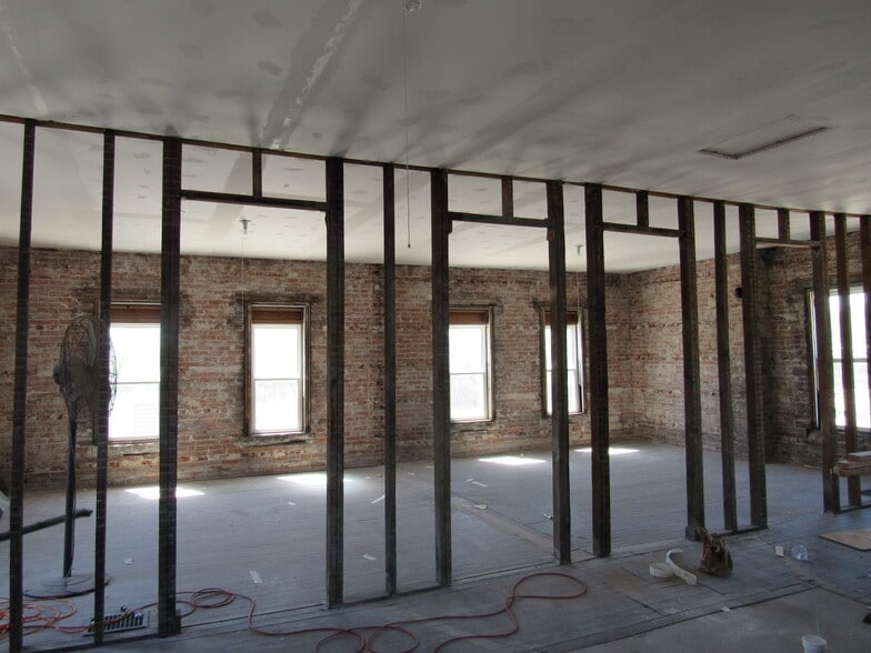 More Photos Of 1850 E Broadway, Alton Office Residential For Sale