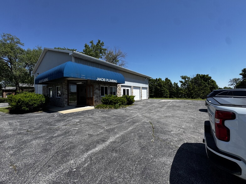 More Photos Of 118 Diekamp Ln, Saint Charles Service For Lease