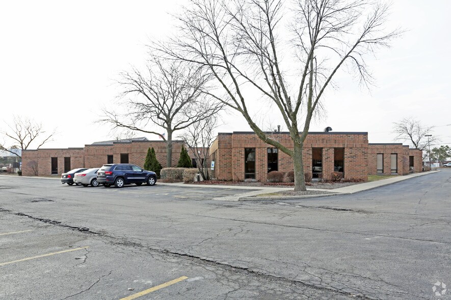 More Photos Of 205 W Grand Ave, Bensenville Office For Lease