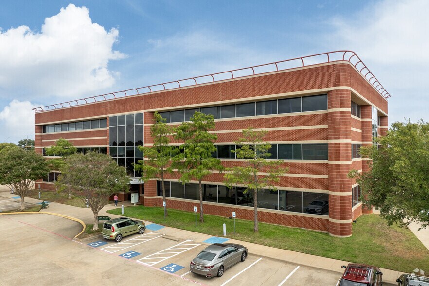 More Photos Of 3101 Churchill Dr, Flower Mound Medical For Lease