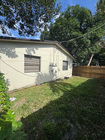 More Photos Of 6134 SW 40th Ct, Miramar Multifamily For Sale