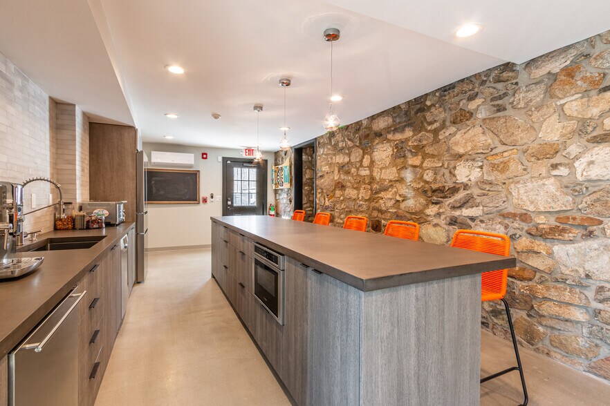 More Photos Of 906 Mount Kemble Ave, Morristown Freestanding For Sale