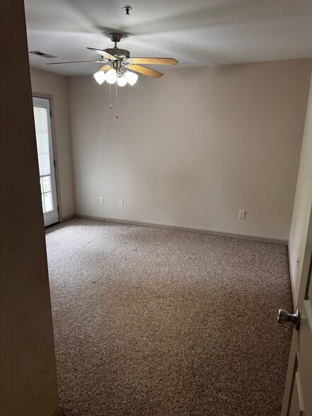 More Photos Of 1325 S Lillian Ave, Bolivar Apartments For Sale