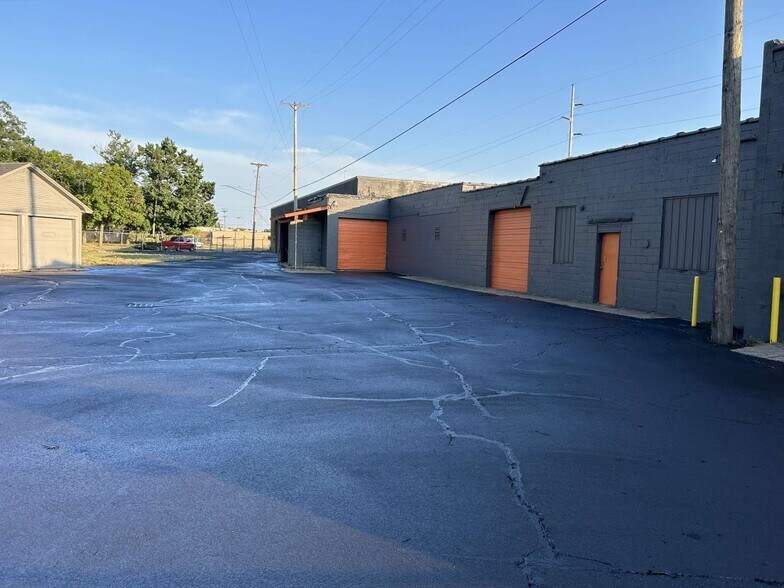 Primary Photo Of 2517 6th St, Muskegon Warehouse For Lease