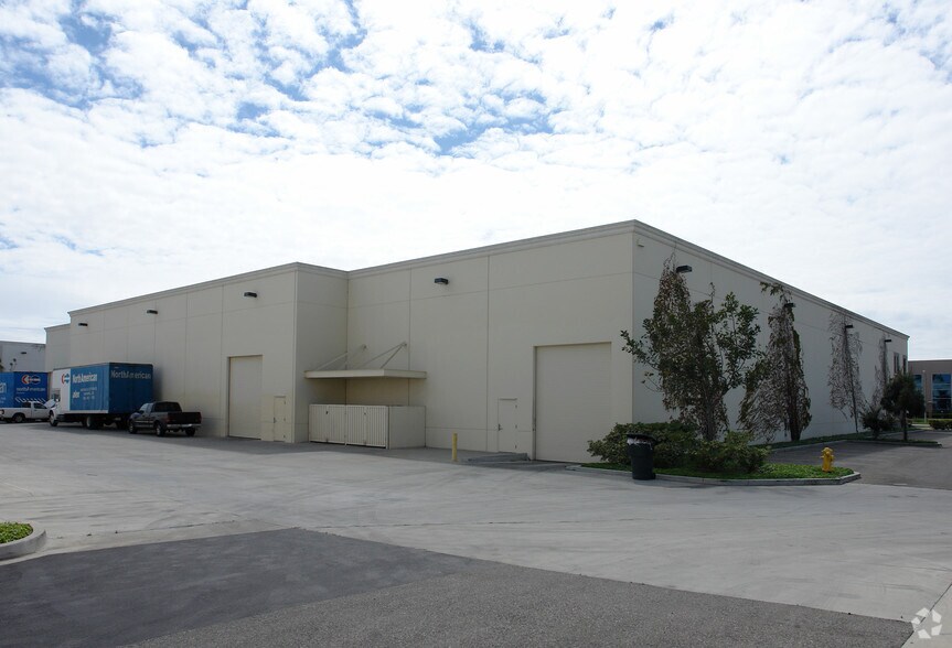 More Photos Of 1300 Pacific Ave, Oxnard Warehouse For Lease