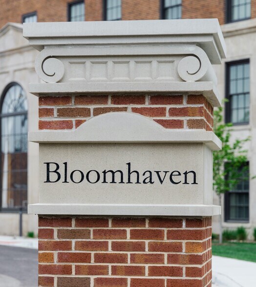 More Photos Of 323 Weston Ave, Aurora Medical For Lease