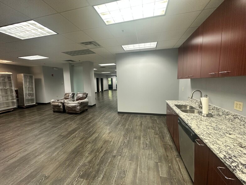 More Photos Of 6525 Shiloh Rd, Alpharetta Office Residential For Sale