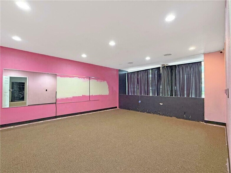 More Photos Of 11 E Jefferson St, Sullivan General Retail For Sale