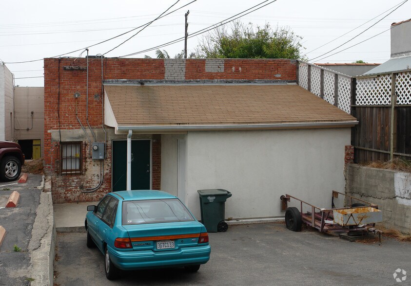 More Photos Of 1721 E Main St, Ventura Storefront For Sale