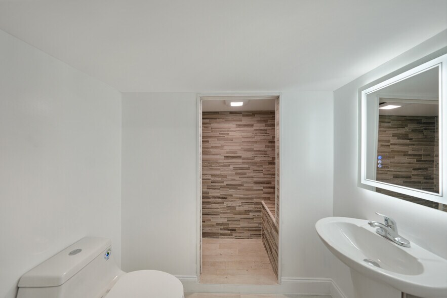 More Photos Of 2461 SW Highway 17, Arcadia Warehouse For Sale