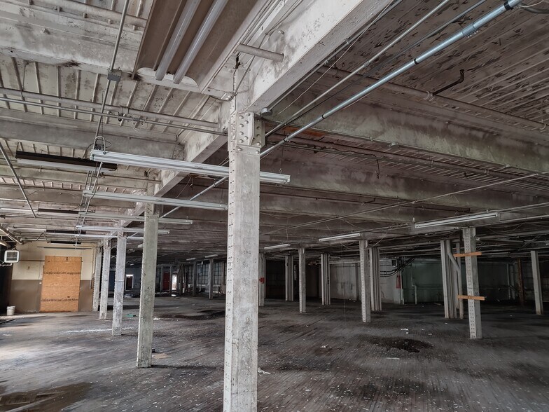 More Photos Of 1340-1400 Chestnut St, Kulpmont Manufacturing For Lease