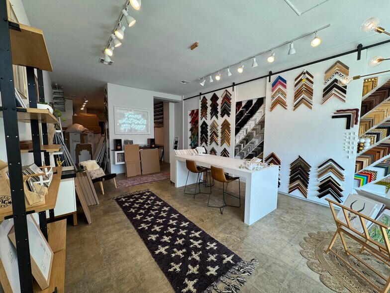 More Photos Of 2863-2867 S Robertson Blvd, Los Angeles Storefront For Lease
