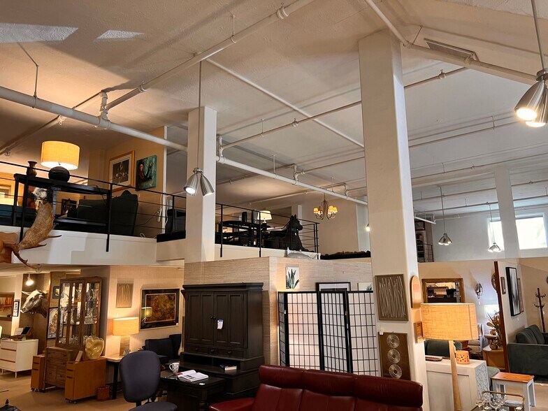 More Photos Of 233 SW 2nd St, Corvallis Storefront For Sale