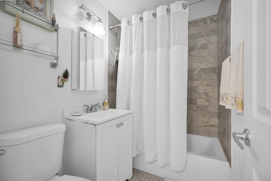 More Photos Of 3711 SW 27th Ter, Miami Specialty For Sale