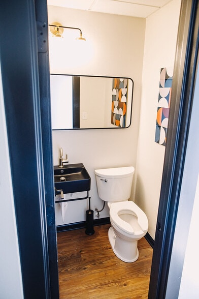 More Photos Of 3887 Indianola Ave, Columbus Office For Lease