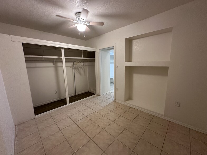 More Photos Of 6628 Crestway Dr, San Antonio Flex For Sale