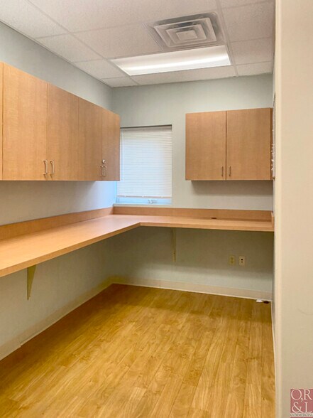 More Photos Of 851 Marshall Phelps Rd, Windsor Medical For Sale